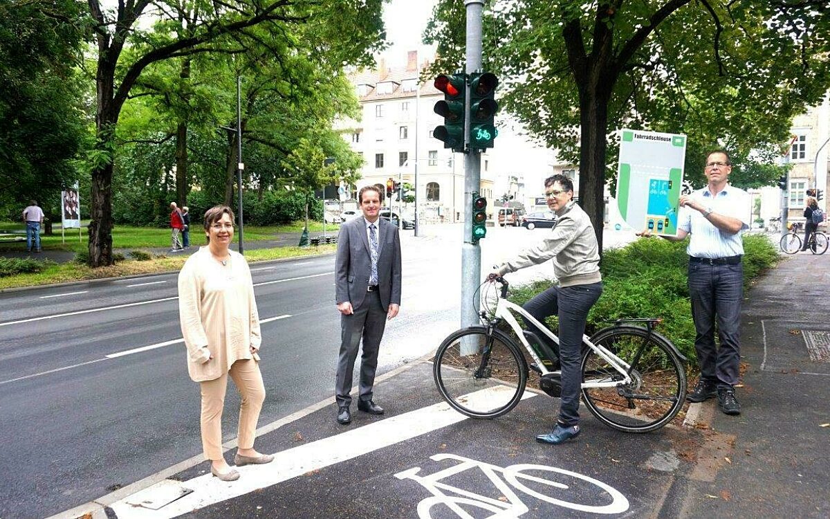 Die erste Fahrradschleuse in Würzburg ist in Betrieb Die erste Fahrradschleuse in Würzburg ist in Betrieb